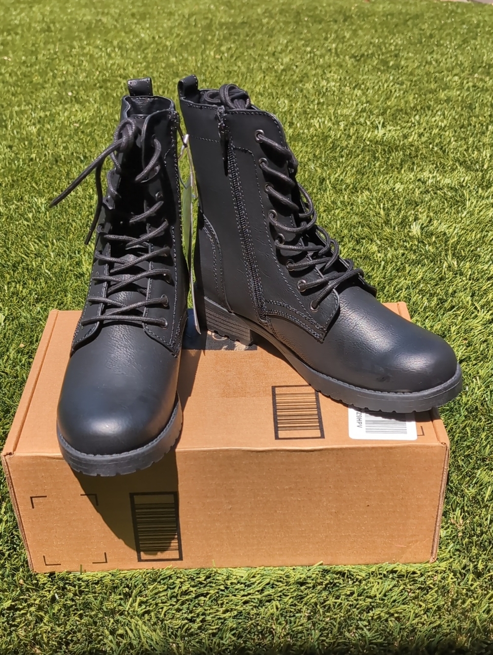 NEW Amazon Essentials Military Combat Boots with Lug Sole and Side Zip Closure